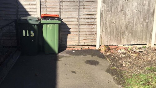 Eco-friendly disposal practices during house clearance